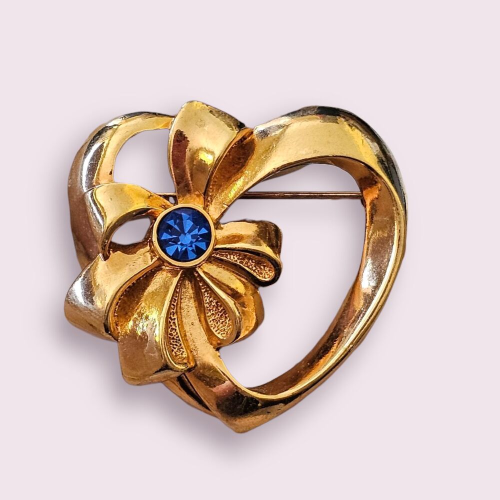 Avon Blue Rhinestone Heart Flower Brooch (Gold Tone, Vintage)